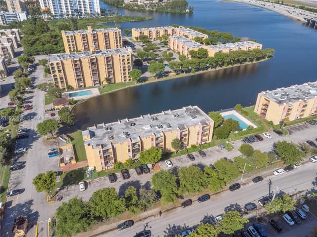 4709 NW 7th St # 9, Miami FL 33126 - Miami, FL - Photo 7