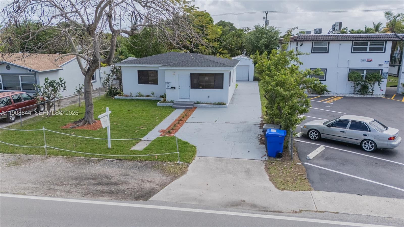 2462 Johnson St, Hollywood FL 33020