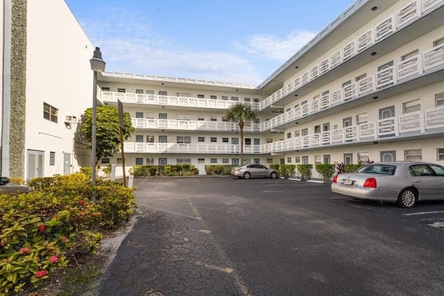 4090 NW 42nd Avenue # 309, Lauderdale Lakes FL 33319 - Lauderdale Lakes, FL - Photo 2
