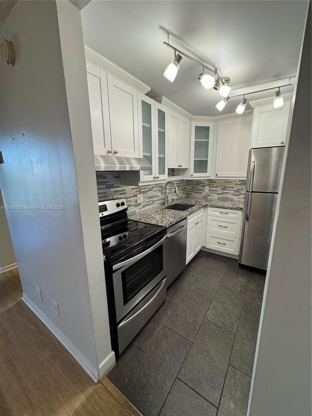 8411 NW 8th St # 203, Miami FL 33126 - Miami, FL - Photo 3
