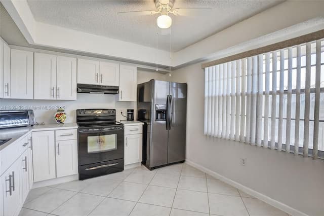 13105 SW 16TH CT # 407L, Pembroke Pines FL 33027 - Pembroke Pines, FL - Photo 2