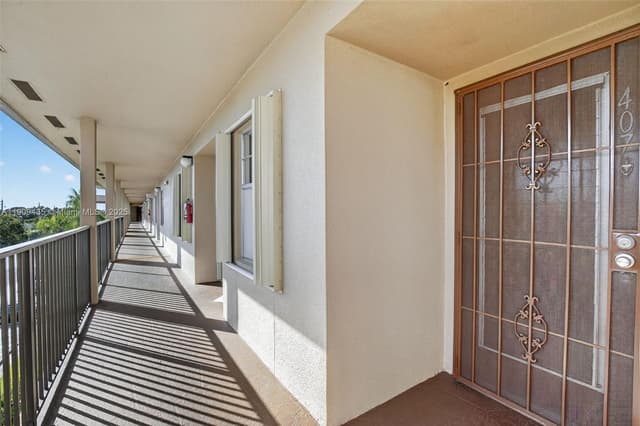 13105 SW 16TH CT # 407L, Pembroke Pines FL 33027 - Pembroke Pines, FL - Photo 7