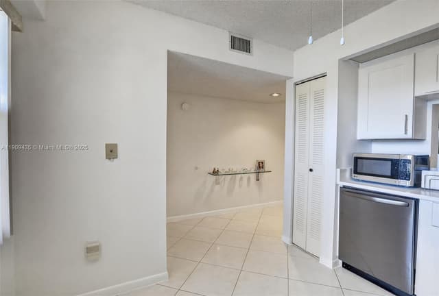 13105 SW 16TH CT # 407L, Pembroke Pines FL 33027 - Pembroke Pines, FL - Photo 5