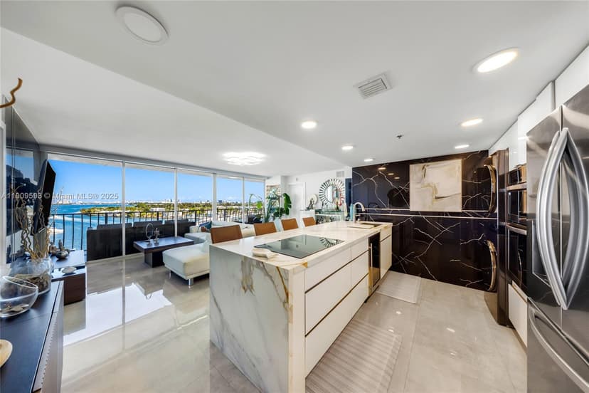 7601 E Treasure Dr # 1216, North Bay Village FL 33141