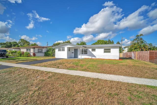 4911 NW 16th Street, Lauderhill FL 33313 - Lauderhill, FL - Photo 5