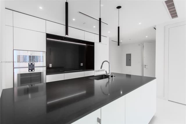 300 Biscayne Blvd Way # 1003, Miami FL 33131 - Miami, FL - Photo 3