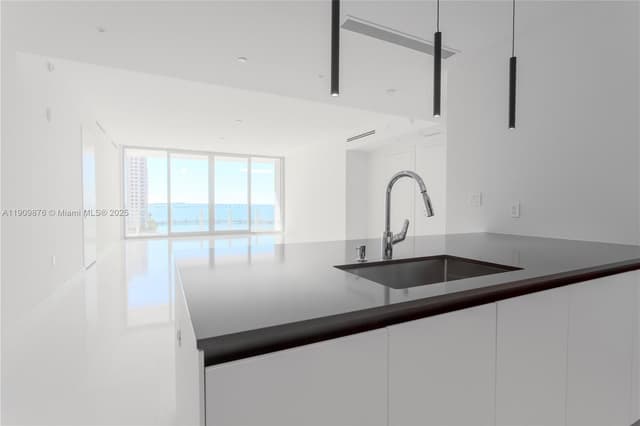 300 Biscayne Blvd Way # 1003, Miami FL 33131 - Miami, FL - Photo 5