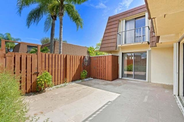 3960 August Drive, Lake Worth FL 33461 - Lake Worth, FL - Photo 2