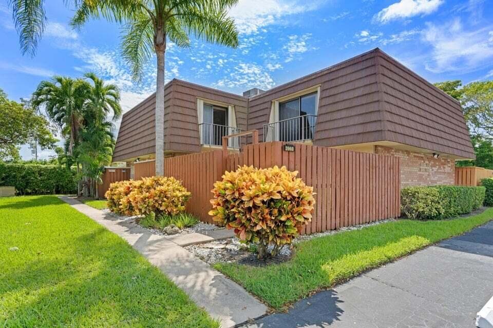 3960 August Drive, Lake Worth FL 33461 - Lake Worth, FL - Photo 1
