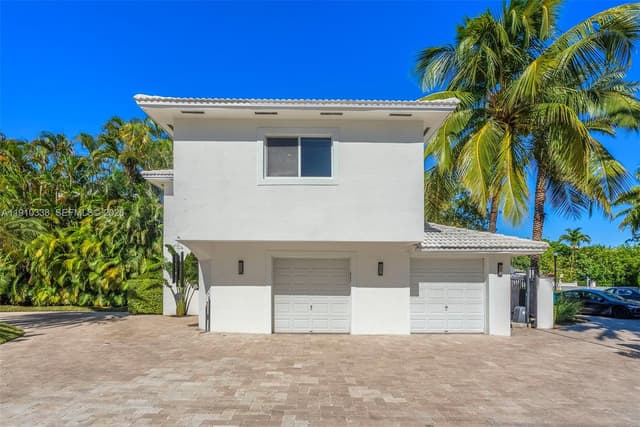 6300 Allison Rd, Miami Beach FL 33141 - Miami Beach, FL - Photo 4