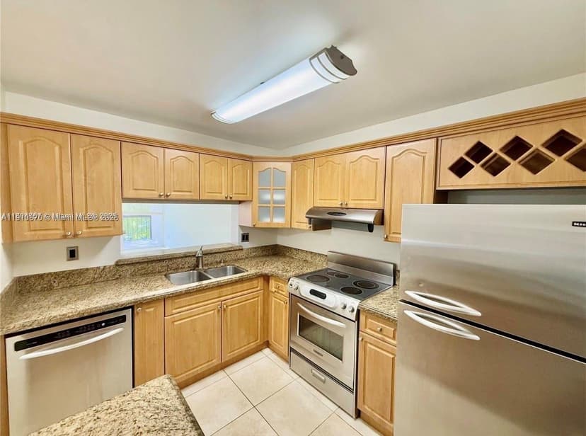 10825 SW 112th Ave # 302, Miami FL 33176