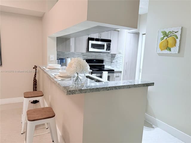 17150 N Bay Rd # 2102, Sunny Isles Beach FL 33160 - Sunny Isles Beach, FL - Photo 3