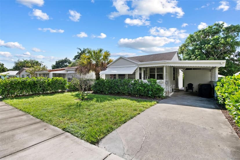 2230 Cleveland St, Hollywood FL 33020