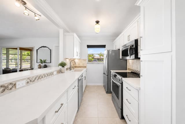 510 High Point Drive # D, Delray Beach FL 33445 - Delray Beach, FL - Photo 2
