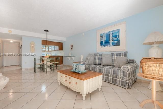 1890 W 56th St # 1423, Hialeah FL 33012 - Hialeah, FL - Photo 2