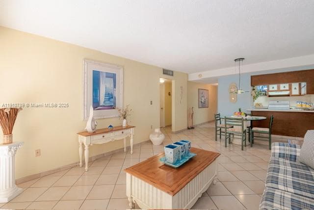 1890 W 56th St # 1423, Hialeah FL 33012 - Hialeah, FL - Photo 3