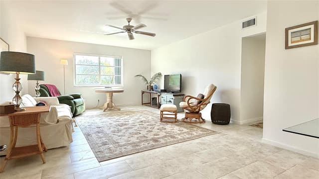 669 W Oakland Park Boulevard # 220b, Oakland Park FL 33311 - Oakland Park, FL - Photo 2