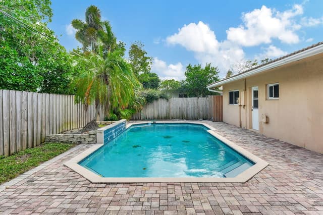 1300 NE 26th Avenue NE, Pompano Beach FL 33062 - Pompano Beach, FL - Photo 2