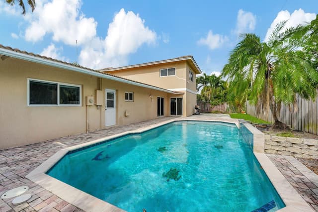 1300 NE 26th Avenue NE, Pompano Beach FL 33062 - Pompano Beach, FL - Photo 3