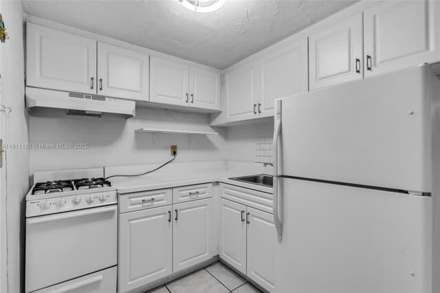1330 W 54th St # 302C, Hialeah FL 33012 - Hialeah, FL - Photo 7