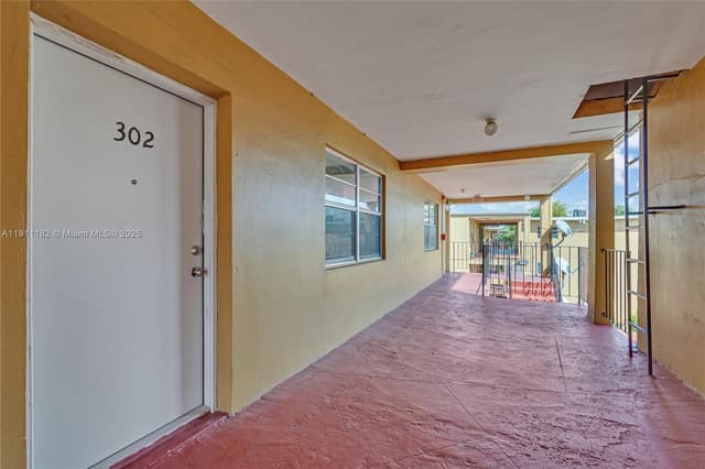 1330 W 54th St # 302C, Hialeah FL 33012 - Hialeah, FL - Photo 3