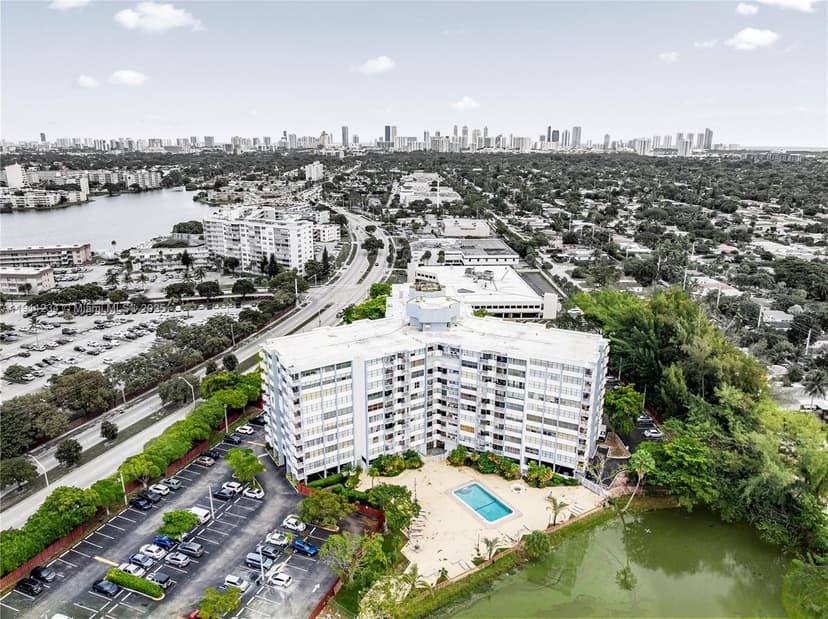 1300 NE Miami Gardens Dr # 512E, Miami FL 33179