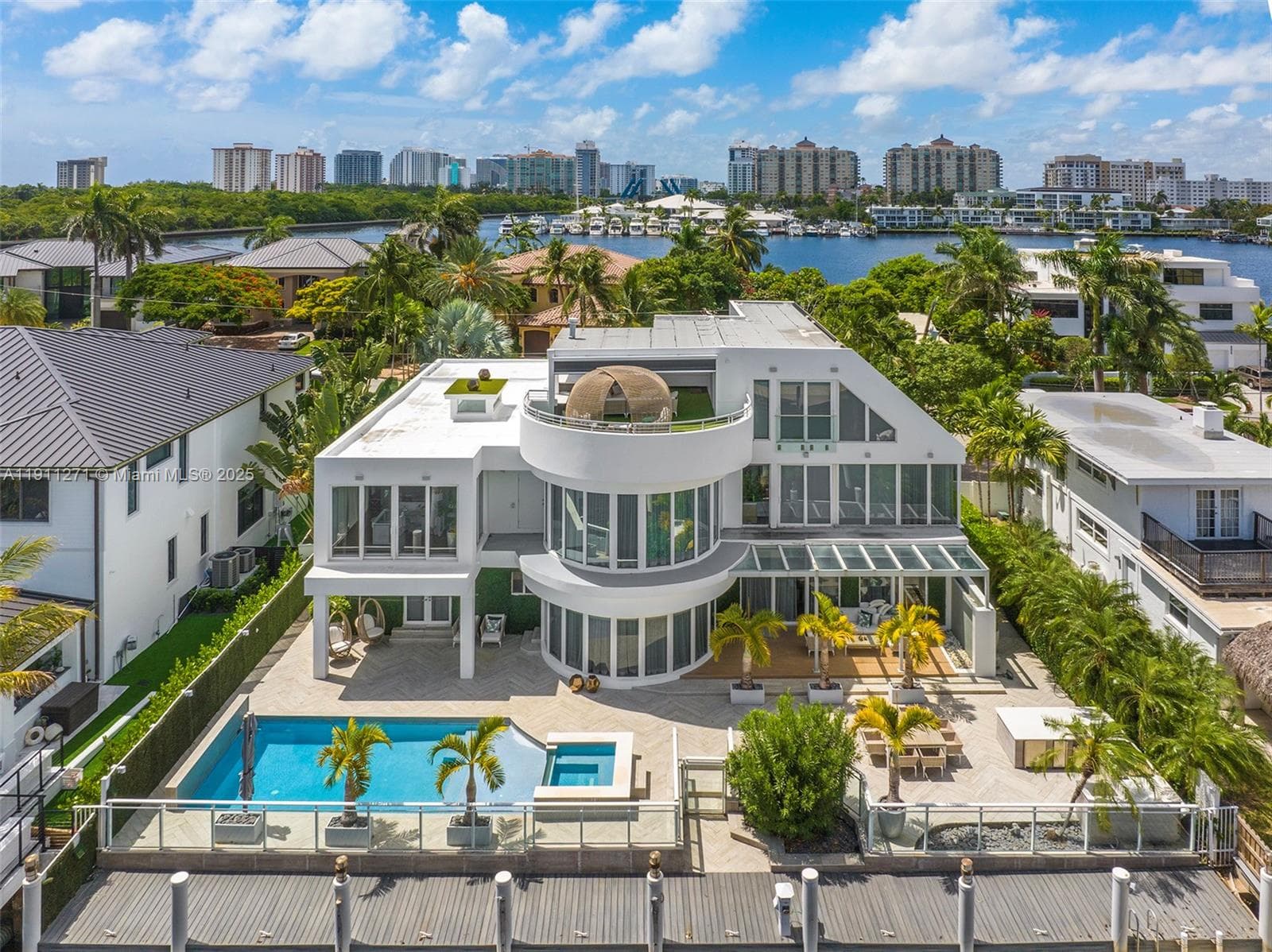 1319 Seminole Dr, Fort Lauderdale FL 33304