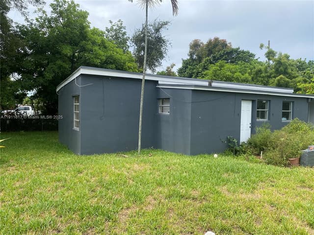 1500 NW 11th Ct, Fort Lauderdale FL 33311 - Fort Lauderdale, FL - Photo 3