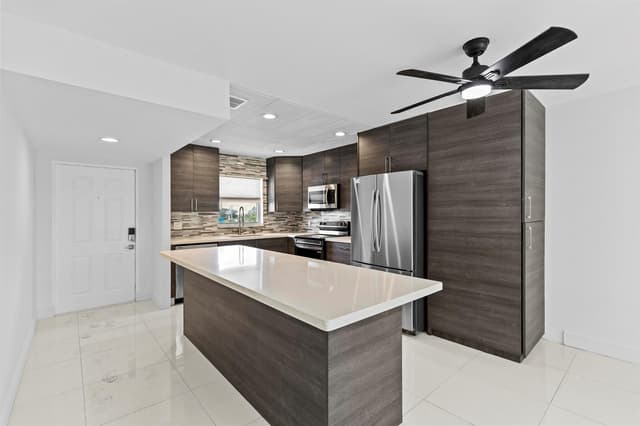 809 W Oakland Park Boulevard # K12, Oakland Park FL 33311 - Oakland Park, FL - Photo 4