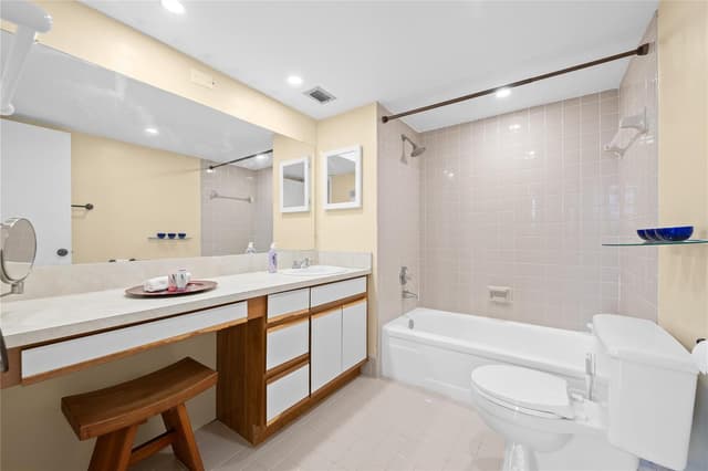 3300 W Rolling Hills Circle # 610, Davie FL 33328 - Davie, FL - Photo 7