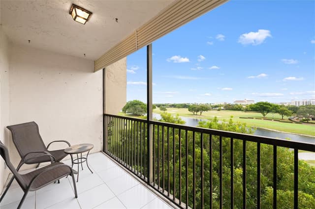 3300 W Rolling Hills Circle # 610, Davie FL 33328 - Davie, FL - Photo 5