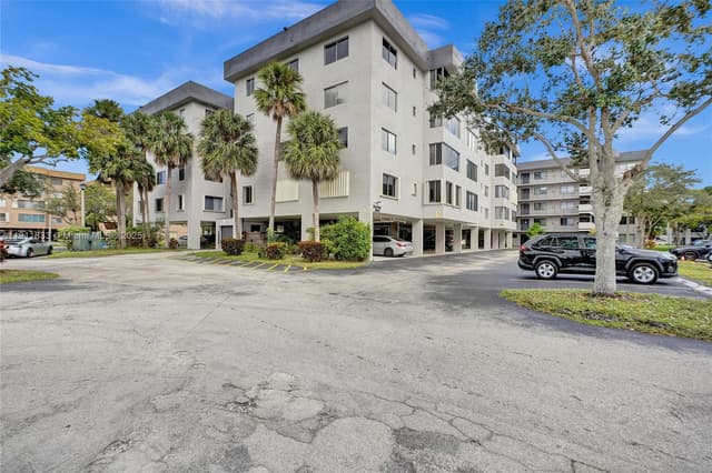 8010 Hampton Blvd # 211, North Lauderdale FL 33068 - North Lauderdale, FL - Photo 2
