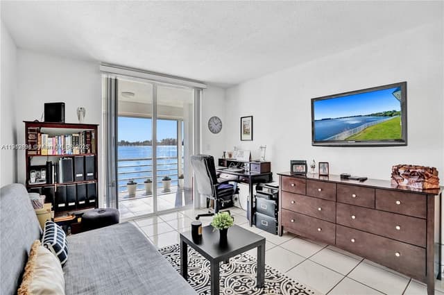 1000 NE 191st St # 21, Miami FL 33179 - Miami, FL - Photo 6