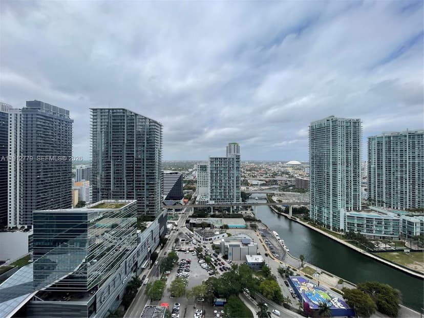68 SE 6th St # 3806, Miami FL 33131