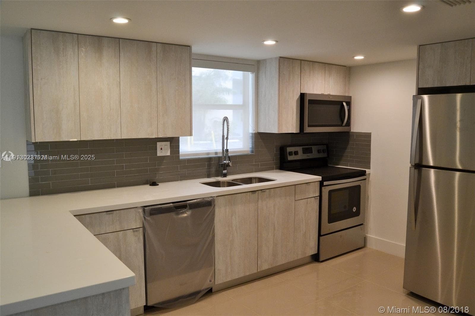 9375 Fontainebleau Blvd # L122, Miami FL 33172 - Miami, FL - Photo 1