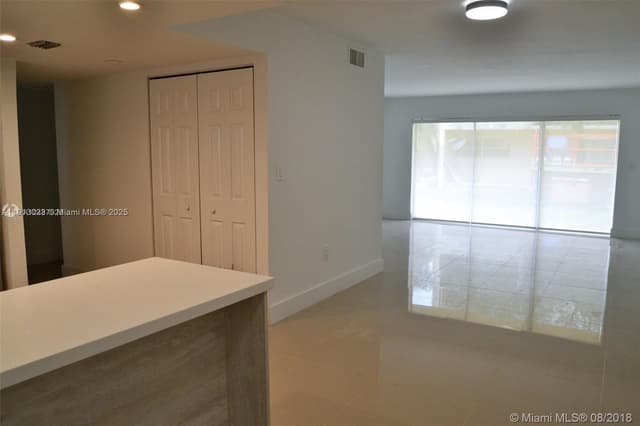 9375 Fontainebleau Blvd # L122, Miami FL 33172 - Miami, FL - Photo 5