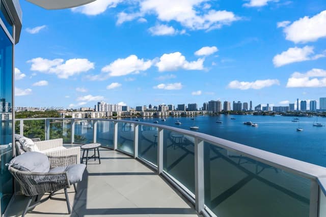 17301 Biscayne Blvd # 811, North Miami Beach FL 33160 - North Miami Beach, FL - Photo 2