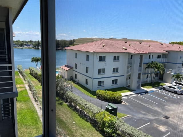 4311 Crystal Lake Drive # 421, Pompano Beach FL 33064 - Pompano Beach, FL - Photo 7