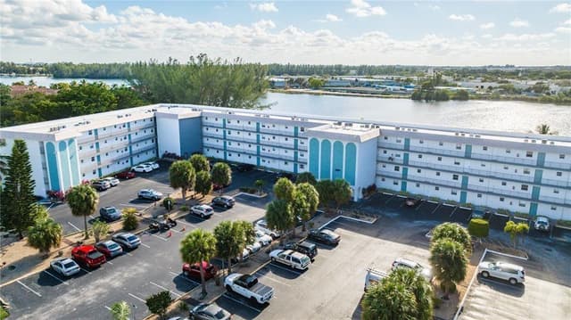 4311 Crystal Lake Drive # 421, Pompano Beach FL 33064 - Pompano Beach, FL - Photo 5