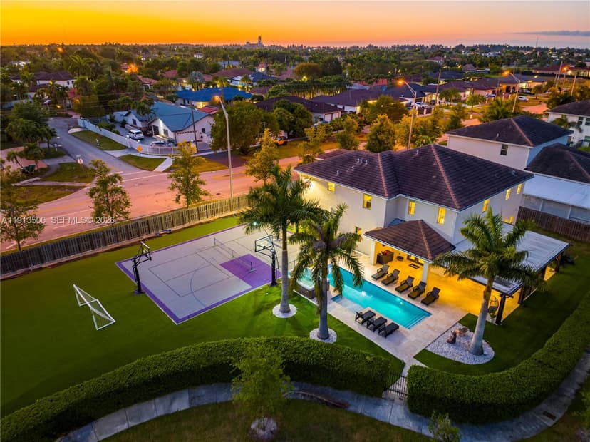 11 NW 122nd Ave, Miami FL 33182