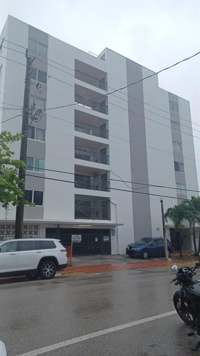8001 N Crespi Boulevard # 2c, Miami Beach FL 33141 - Miami Beach, FL - Photo 2