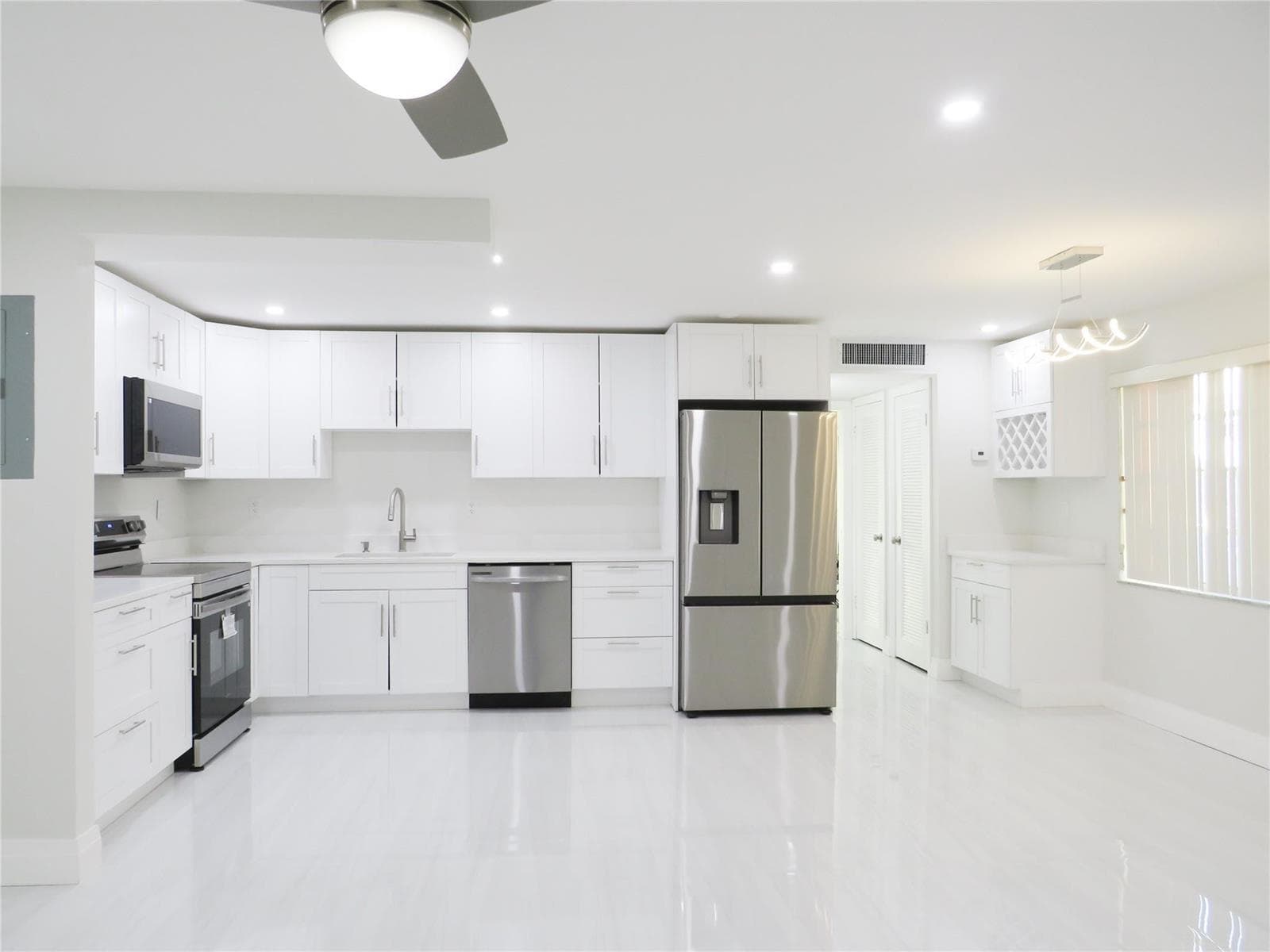 343 Normandy H # 343, Delray Beach FL 33484 - Delray Beach, FL - Photo 1