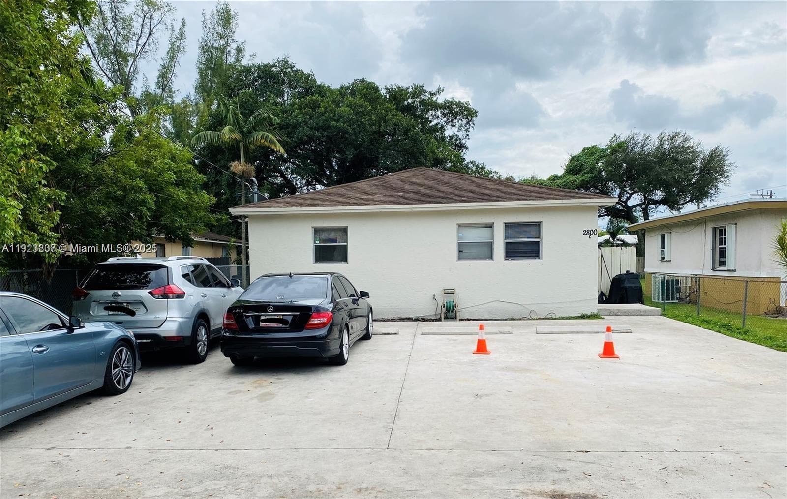 2800 NW 48th St, Miami FL 33142