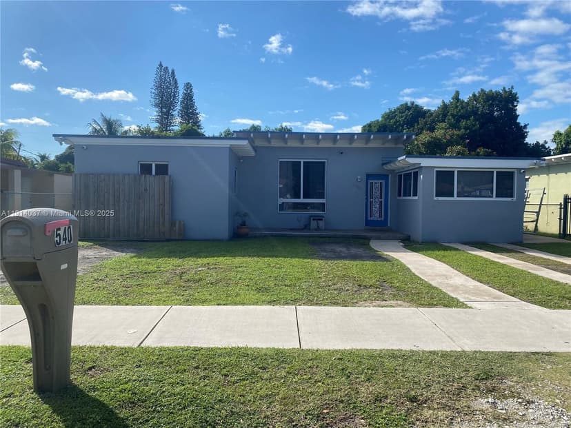 540 NW 111th St, Miami FL 33168