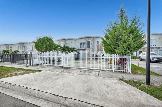 26100 SW 134th Place, Homestead FL 33032 - Homestead, FL - Photo 4