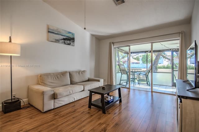 7652 S Pinewalk Dr S # 139, Margate FL 33063 - Margate, FL - Photo 6