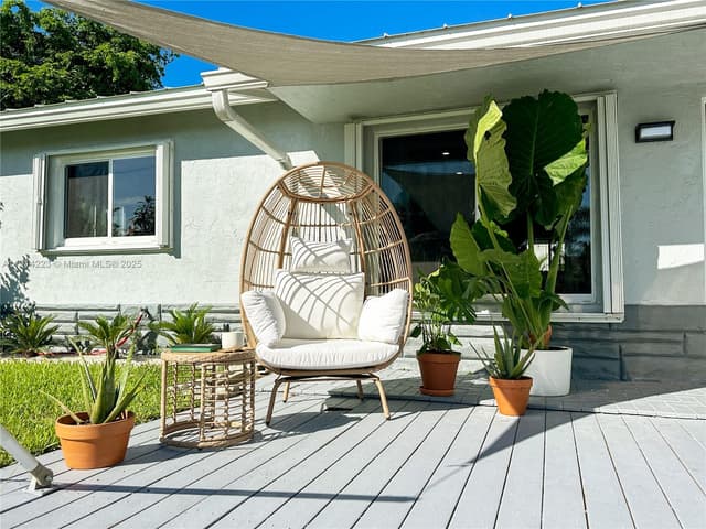 191 SE 13th Ave, Pompano Beach FL 33060 - Pompano Beach, FL - Photo 2