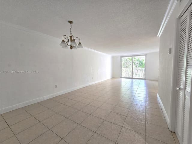 6940 Miami Gardens Dr # 319, Hialeah FL 33015 - Hialeah, FL - Photo 6