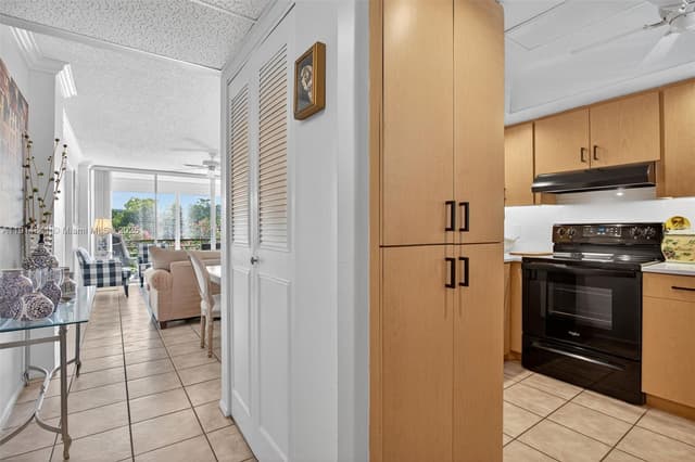 115 Royal Park Dr # 2C, Oakland Park FL 33309 - Oakland Park, FL - Photo 4