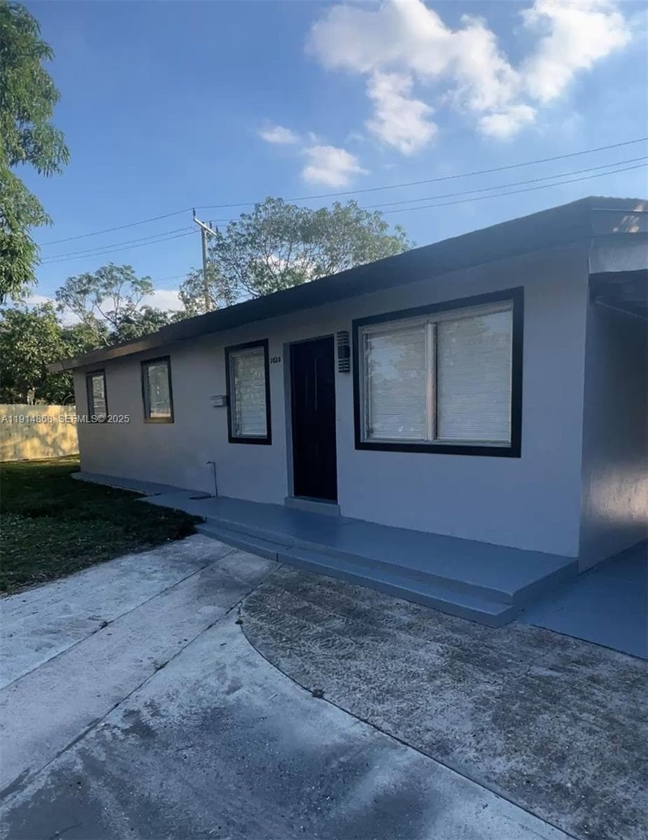 3820 SW 16th St, Fort Lauderdale FL 33312